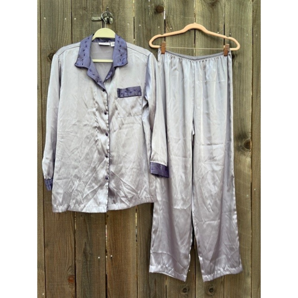 VTG Jaclyn Smith Purple Satin Pajama Set Women's Small Embroidered Sleepwear 90s
